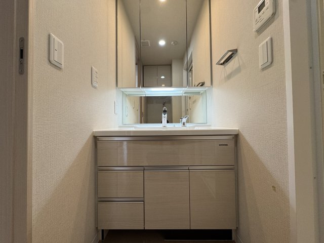 ワコーレ西明石彩風館の独立洗面台