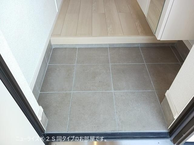 サンライズ　リバー　ＮＫの玄関