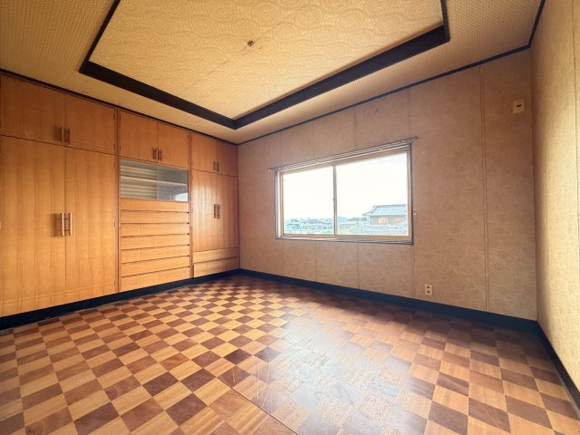 橿原市田中町の洋室|広々とした洋室６帖 収納付です