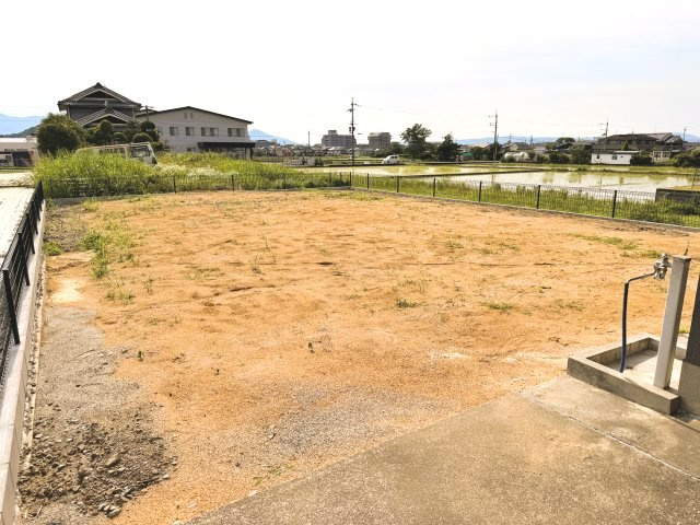 橿原市田中町の庭|立水栓があるので家庭菜園にも使用できます