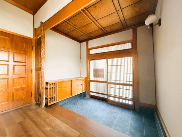 橿原市田中町の玄関|玄関すっきり下駄箱付です