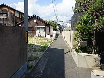 南区向洋大原町の前面道路含む現地写真