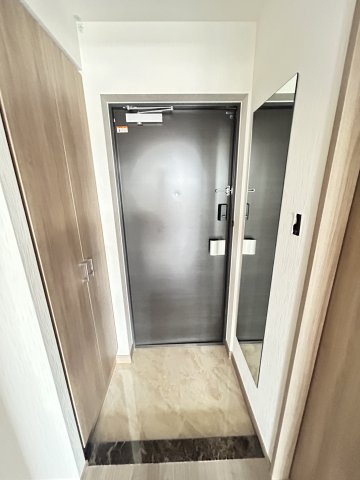 プレジオ塚本ASIANの玄関