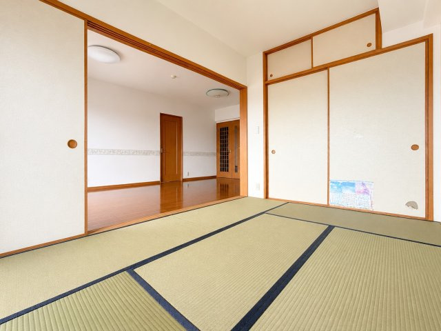 エイルヴィラ羽犬塚駅前プレステージの和室|LDKに隣接する約6帖和室になります。