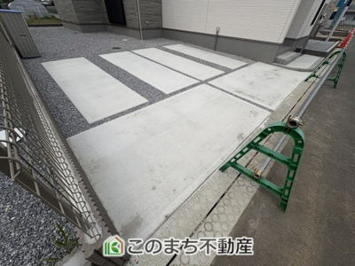【駐車場】 | ワイウッドコート古河市大堤第5期　 | お車を並列で2台駐車可能です☆

