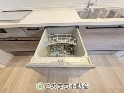 【キッチン】 | ワイウッドコート古河市大堤第5期　 | 食器洗浄乾燥機付きで時短家事を可能にします☆