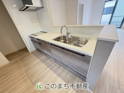 【キッチン】 | ワイウッドコート古河市大堤第5期　 | 人気の対面式キッチン☆料理をしながらご家族とコミュニケーションが取れます♪
