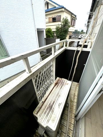 梨の木ハイツのバルコニー|外からの目が気にならないバルコニーで洗濯物が干せます