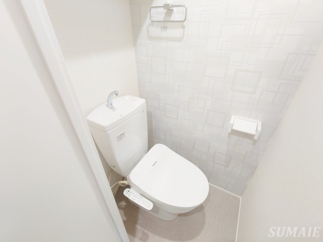ソレイユテラス東十条のトイレ|温水洗浄便座機能付きトイレです☆