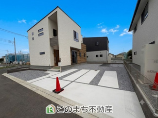 【駐車場】 | ワイウッドコート古河市大堤第5期　 | お車を並列で2台駐車可能です☆

