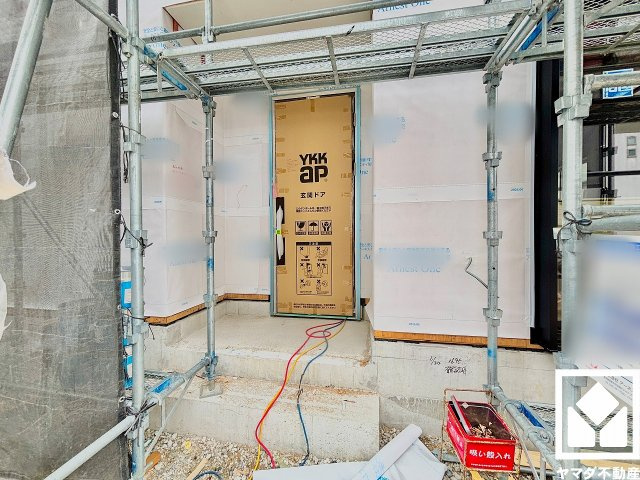 尼崎市高田町第1の玄関|2沿線利用可能で、毎日の通勤・通学だけでなく、休日のお出かけまで利便性に優れています。