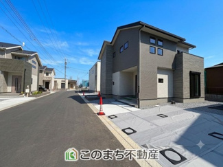 【前面道路含む現地写真】 | 前面道路が広いので、陽当り・解放感◎になっております！