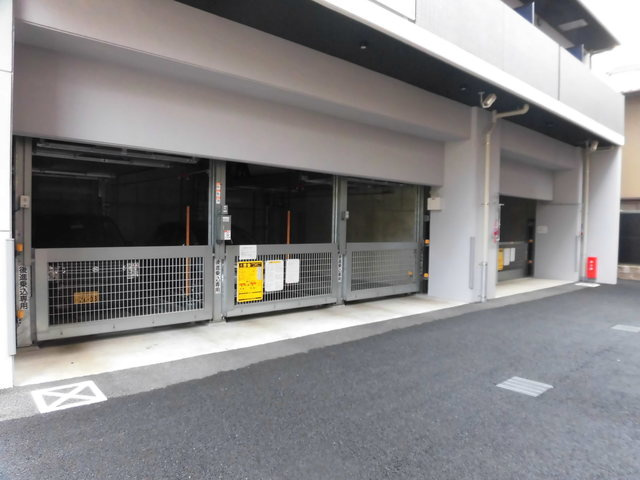オーキッドレジデンス鶴舞の駐車場