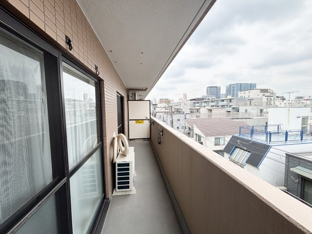 【バルコニー】