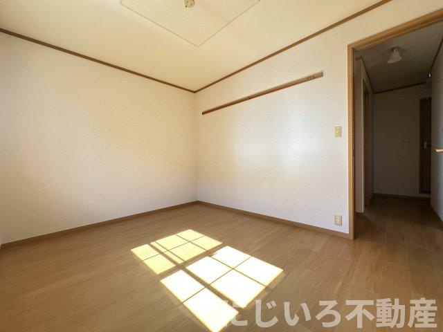 ヴィラ・クリオネBの居間・リビング