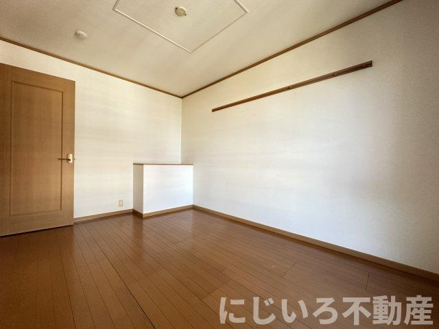 ヴィラ・クリオネBの居間・リビング