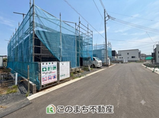 【前面道路含む現地写真】 | 前面道路が広いので、陽当り・解放感◎になっております！