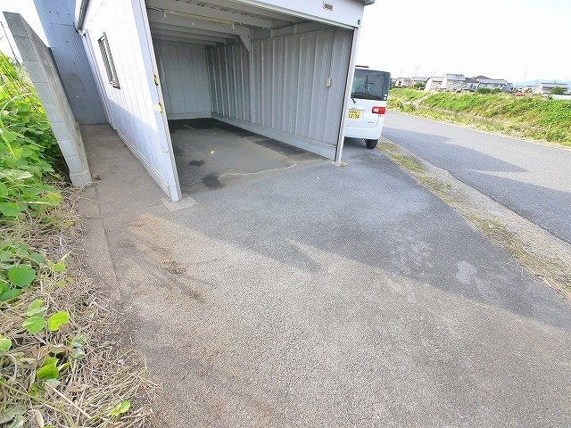 八尾シャッター付きガレージのその他