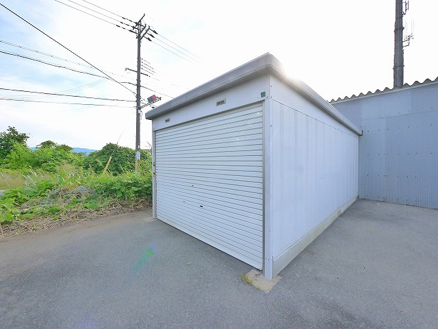 八尾シャッター付きガレージ