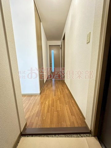 サンビレッジ梅満Aの玄関|シンプルで使いやすい玄関です