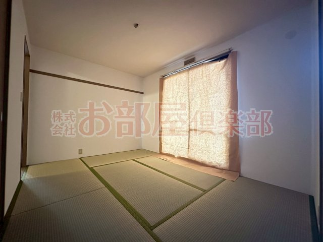サンビレッジ梅満Aの和室|畳の上でゆっくりとくつろげる和室です