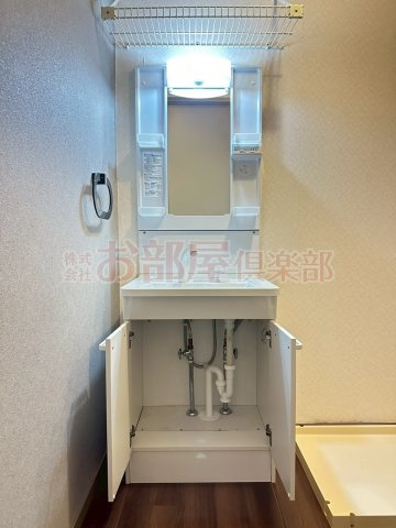 サンビレッジ梅満Aの洗面所|スペースが確保できる洗面所です