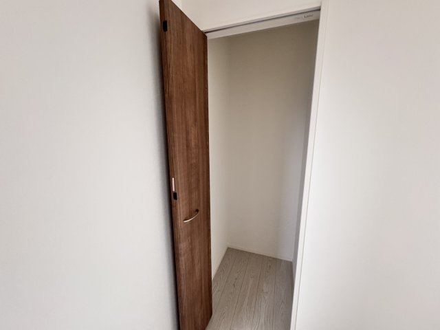 熊本市南区元三町３丁目の新築一戸建の収納|2F　トイレ横