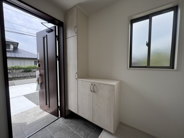熊本市南区元三町３丁目の新築一戸建の玄関|シューズボックス
