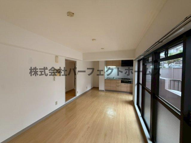 メロディーハイム枚方朝日丘の居間・リビング|ゆったりとした居間です