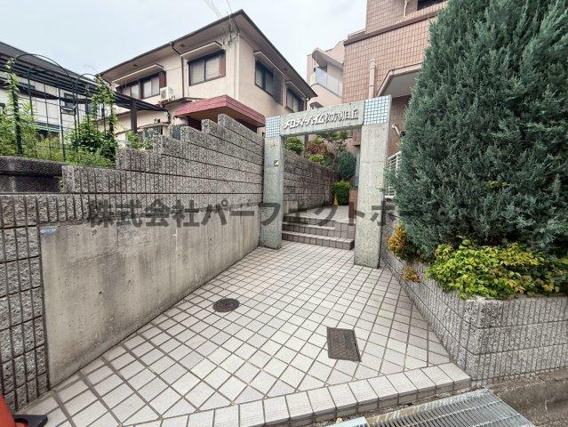 メロディーハイム枚方朝日丘のエントランス|落ち着いたエントランスです