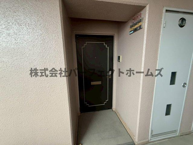 メロディーハイム枚方朝日丘の玄関|落ち着いた玄関です