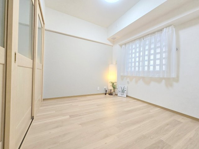 ロータリーパレス河辺壱番館の洋室