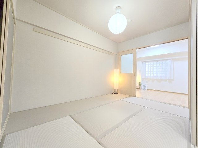 ロータリーパレス河辺壱番館の和室