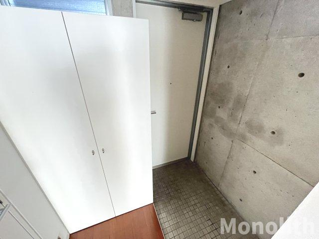 La　MODERNITEの玄関