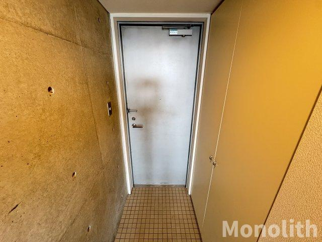 La　MODERNITEの玄関