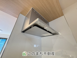 【キッチン】 | ワイウッドコート古河市大堤第5期　 | お料理の匂いもスッキリ♪シンプルデザインで掃除も簡単‼