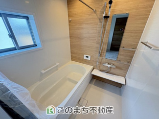 【浴室】 | ワイウッドコート古河市大堤第5期　 | お風呂は足を伸ばしてゆったり入浴できる1坪タイプ☆