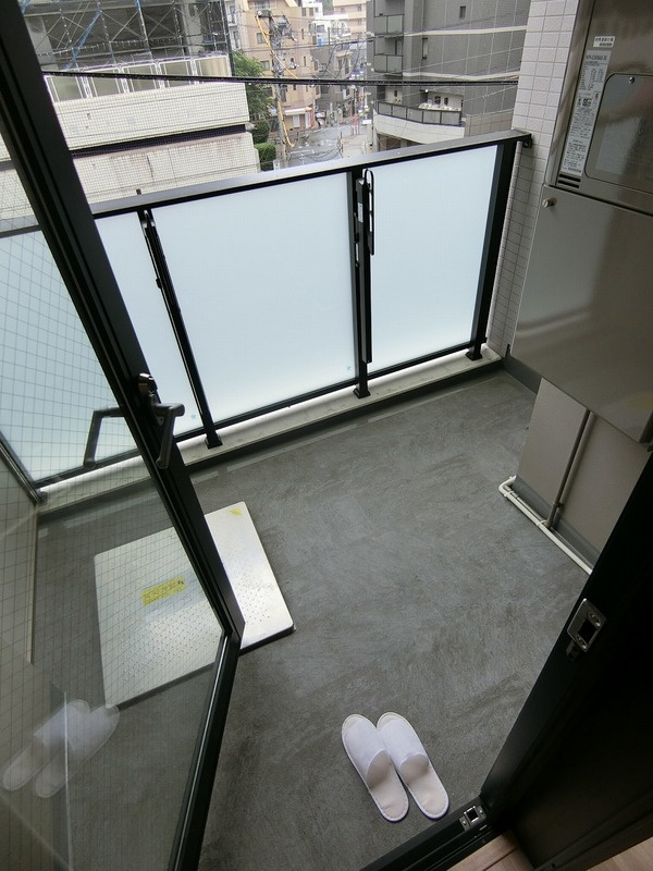 イニシア横浜桜木町のバルコニー