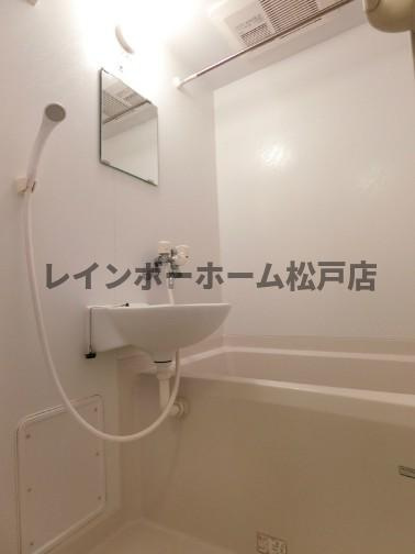フェリオ柏の浴室