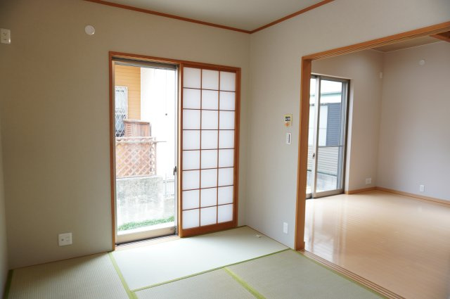 草加市八幡町 中古戸建の和室