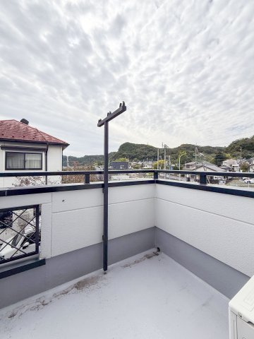 青梅市友田町　中古戸建のバルコニー