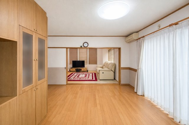 青梅市友田町　中古戸建の居間・リビング