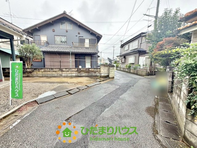 久喜市本町1期　中古一戸建ての前面道路含む現地写真