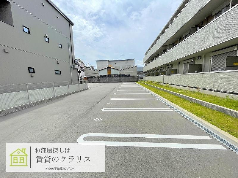 セジュールUMEDAの駐車場