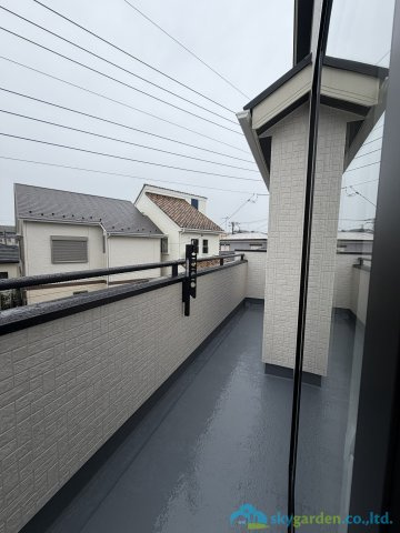 伊勢原市東大竹　新築戸建　全5棟5号棟のバルコニー