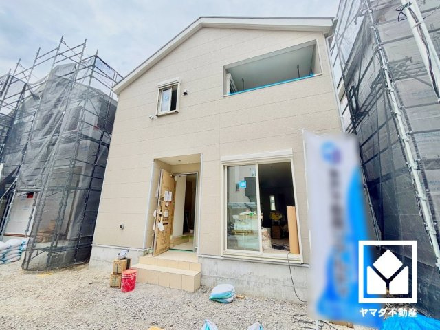 尼崎市高田町第1の外観|繰り返す地震に配慮された制震装置「SAFE365」を搭載。高層ビルの制震装置にも使われている粘弾性素材を使用しており、住宅の耐震性能を維持しながら居住性を高めます。
