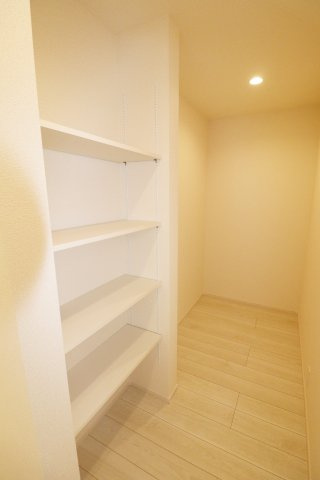 郡山市小原田3丁目　　　　1号棟　　　小原田小学校、小原田中学区のキッチン|※同社施工例