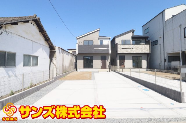 郡山市小原田3丁目　　　　1号棟　　　小原田小学校、小原田中学区の外観|南側から見た駐車場を含む外観♪