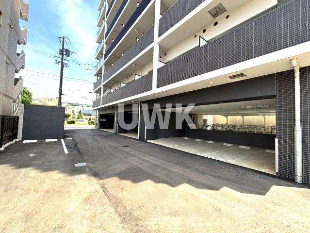 名古屋市中川区福住町の賃貸マンションの駐車場