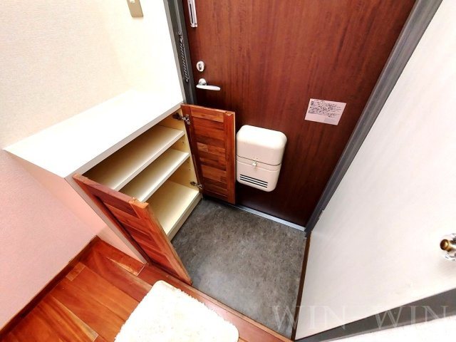 ユトリロ曙の玄関